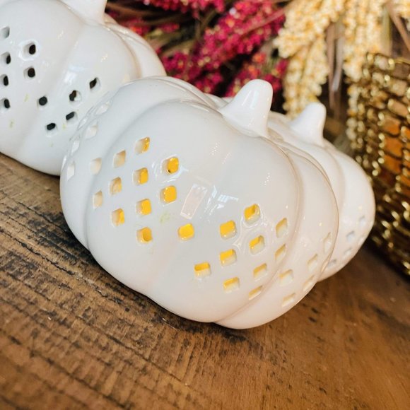 Light The Way LED Ceramic Pumpkin-Wht - Picture 2 of 2